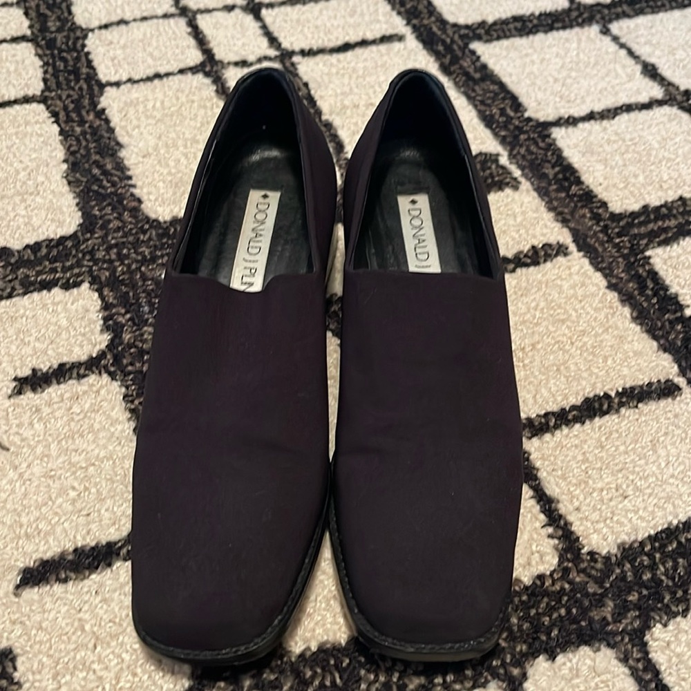 Donald J. Pliner stretch low heel, black or dark navy, size 7.5 narrow